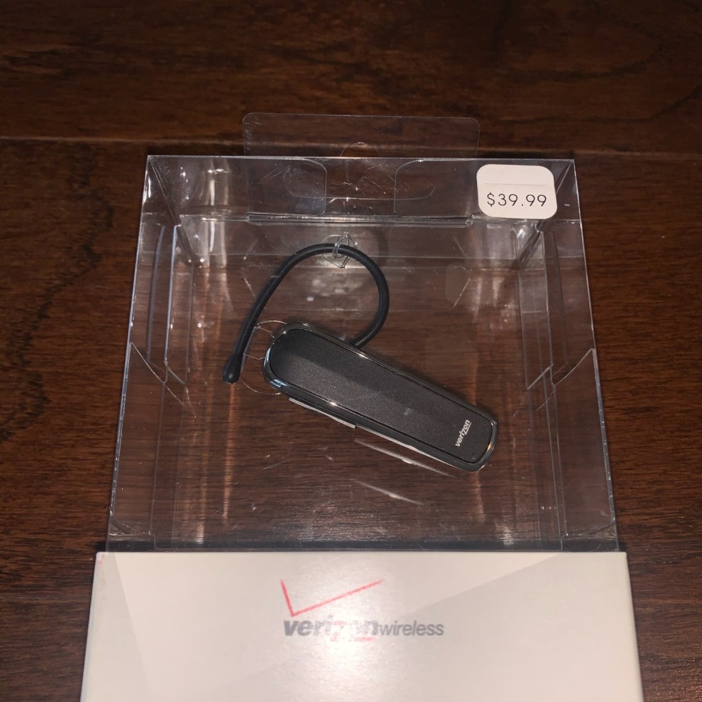 Bluetooth Headset - Picture 2 of 5